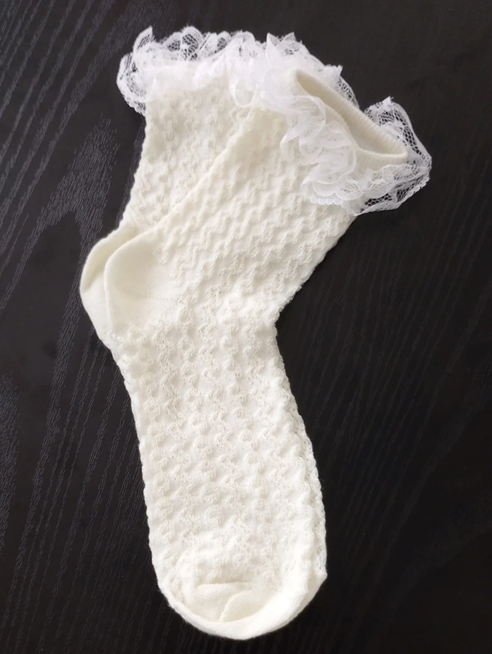 Cream Lace Ruffle Cable Knit Ankle Socks